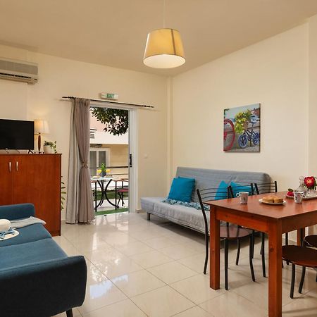 Agia Marina Evdokia Αpartments & Dimitra Village מראה חיצוני תמונה