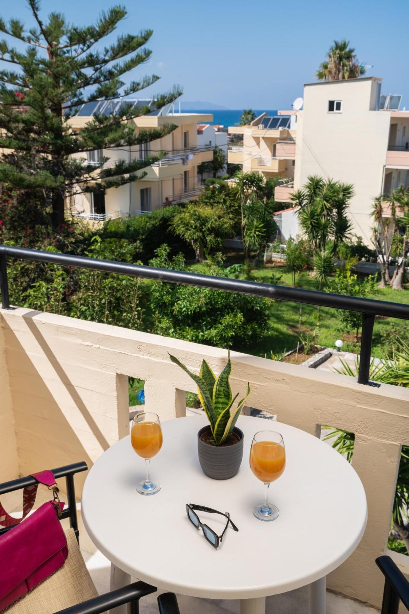 Agia Marina Evdokia Αpartments & Dimitra Village מראה חיצוני תמונה
