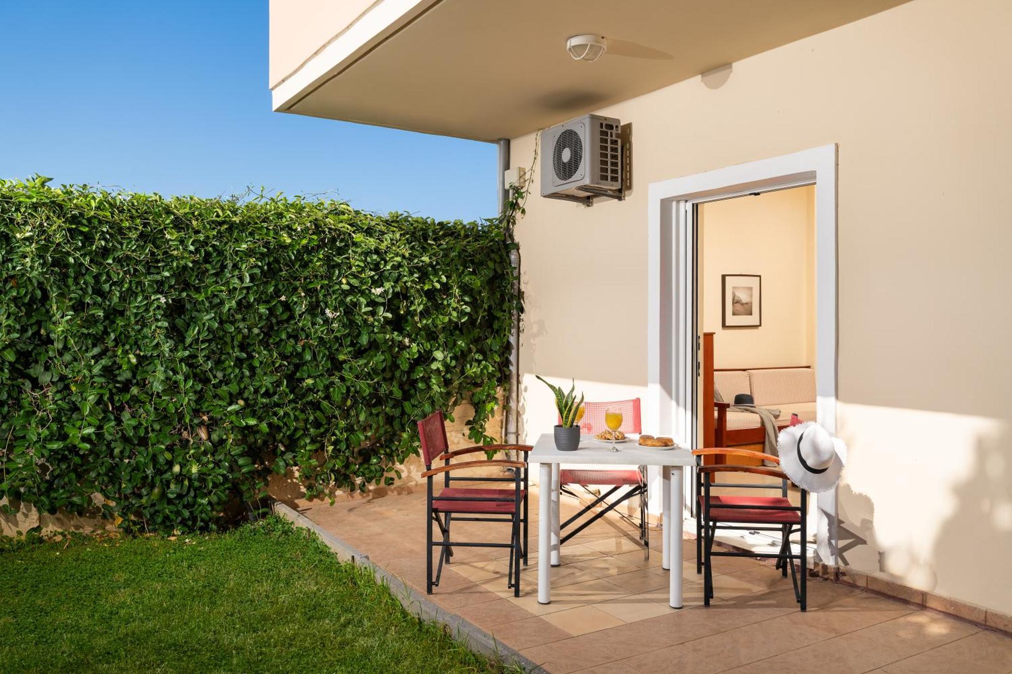 Agia Marina Evdokia Αpartments & Dimitra Village מראה חיצוני תמונה